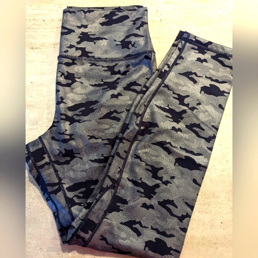 Zyia Camo Leggings - size 14-16